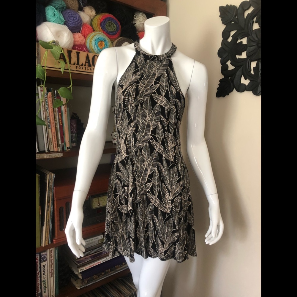 ✨🤩Pretty feather print collar dress🤩✨